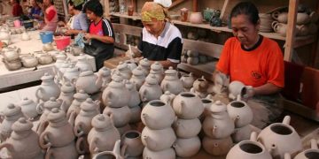 Bantuan untuk Sektor Informal dan UMKM Harus Diprioritaskan