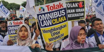 FPKS: Tangani Covid-19 Lebih Penting Daripada Bahas Omnibus Law Cipta Kerja
