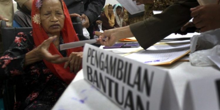 Indonesia Resesi, Bantuan Langsung Tunai Jadi Solusi