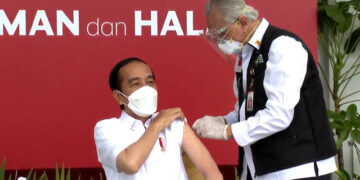 Presiden Jokowi Disuntik Vaksin Covid-19