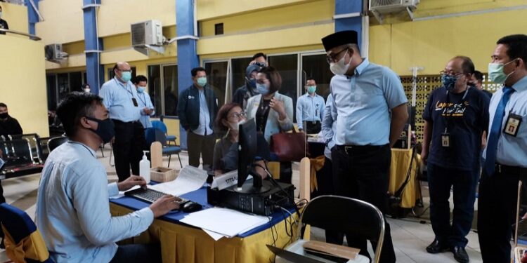 Dirjen Pajak Kunjungi KPP di Hari Akhir Pelaporan SPT Tahunan