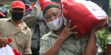 Pemerintah Bantu Masyarakat Miskin Hadapi PPKM