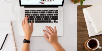 Pemerintah Teruskan Bantuan Kuota Internet dan Uang Kuliah