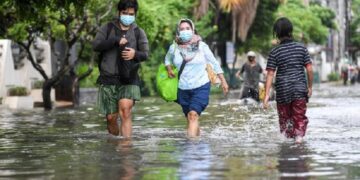 Waspada Musim Hujan, 27 Provinsi Termasuk Jakarta Berpotensi Banjir dan Longsor