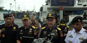 Bea Cukai Tangkap Kapal Pengangkut BBM Ilegal