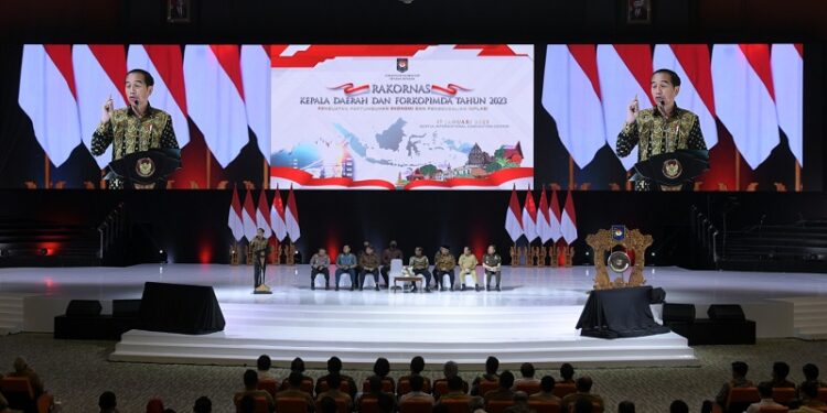 Presiden Minta Kepala Daerah Sering Masuk Pasar