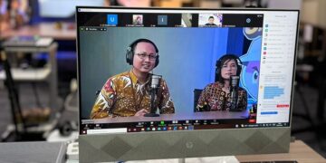 Podcast Bersama, Kanwil DJP Jaktim Ajak Pegawai United Tractors Padankan NIK