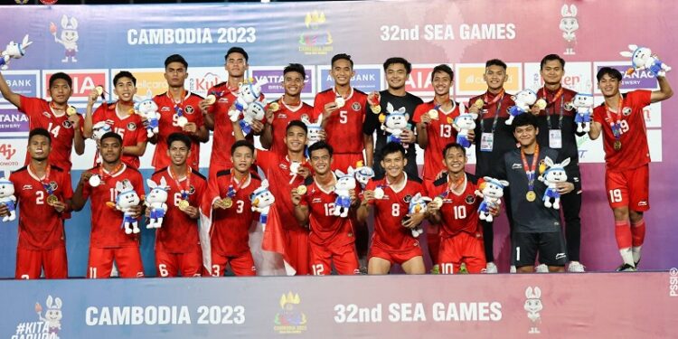 Presiden Jokowi Apresiasi Kemenangan Timnas Sepak Bola Indonesia di SEA Games Kamboja