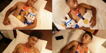 Saking Bangganya, Pemain Timnas Sepak Bola Indonesia Tidur Berkalung Medali Emas