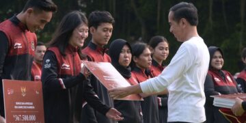 Presiden Jokowi Serahkan Bonus Rp289 miliar Bagi Peraih Medali di SEA Games Kamboja