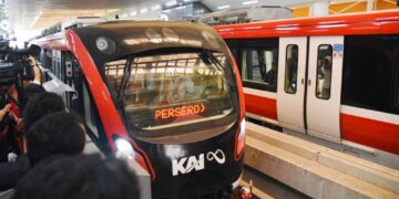 Kurangi Macet dan Polusi, Presiden Jokowi Ajak Masyarakat Naik LRT