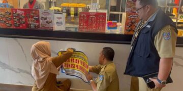 Pemkot Depok Pasang Stiker Penunggak Pajak Restoran
