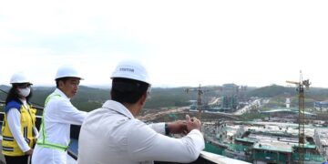 Presiden Jokowi Tinjau Pembangunan Istana dan Kantor Presiden di IKN