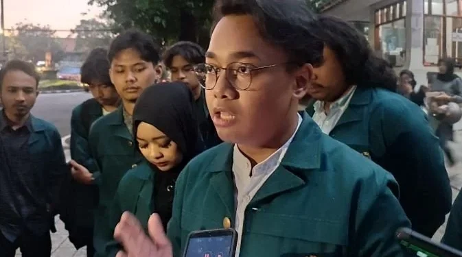 Keluarga Mahasiswa ITB Tolak Student Loan ala Menkeu Sri Mulyani