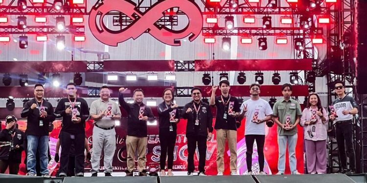 BMW Motorrad Indonesia Raih Penghargaan Best Booth dan Best Naked Bike di IIMS 2024