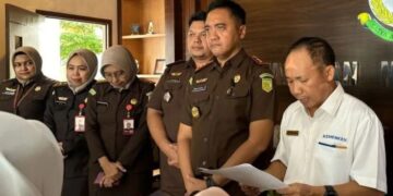 Kanwil DJP Sulsebartra Serahkan Tersangka Pengemplang Pajak ke Kejari Maros