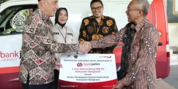 Pemkab Bangkalan Dapat Hibah Mobil Pajak Keliling dari Bank Jatim