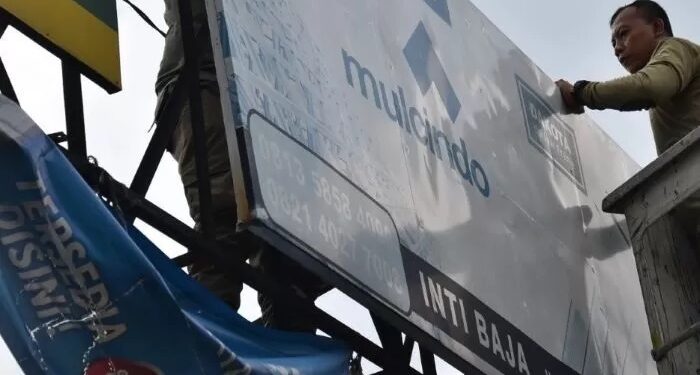 Pemkot Surabaya Tertibkan Reklame Tanpa Izin dan Tidak Bayar Pajak