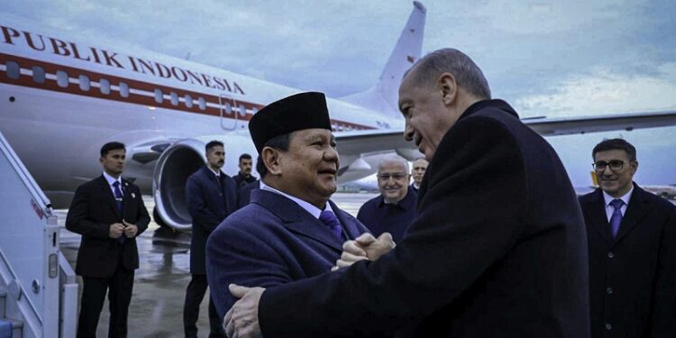 Tiba di Turki, Presiden Prabowo Disambut Presiden Erdoğan
