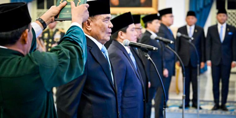 Presiden Prabowo Lantik Dua Menteri dan Tiga Wakil Menteri Kabinet Merah Putih